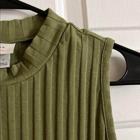 A New Day Green Ribbed Sleeveless Tank Top - Picture 3 of 4